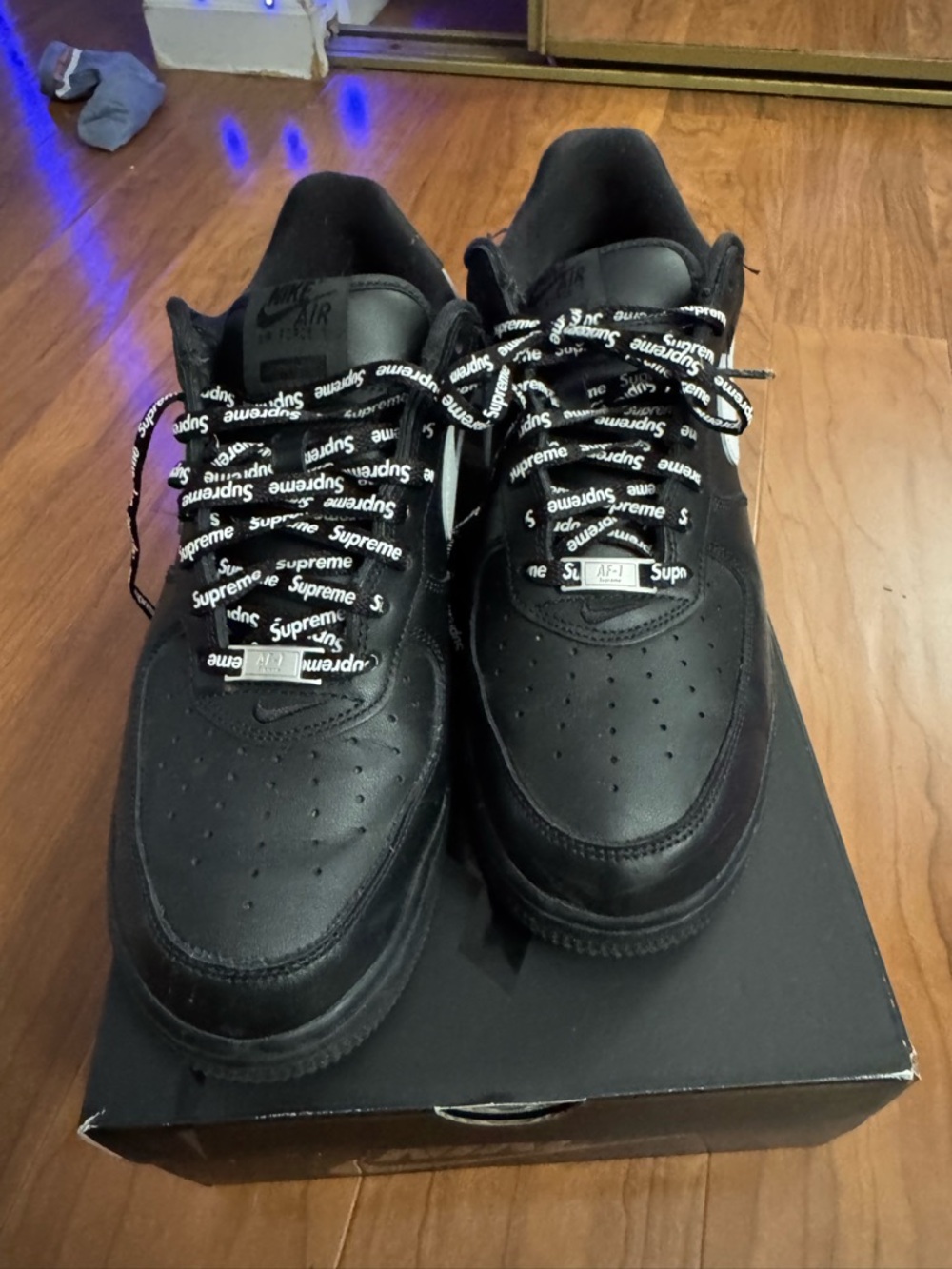 Supreme Black Sneakers AF1 with White Swoosh - Picture 4 of 9
